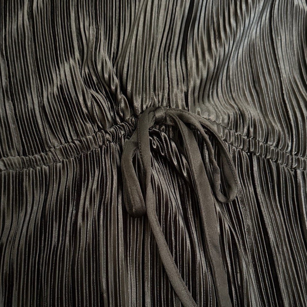 Nine West Black Pleated Sleeveless Blouse - Picture 3 of 4